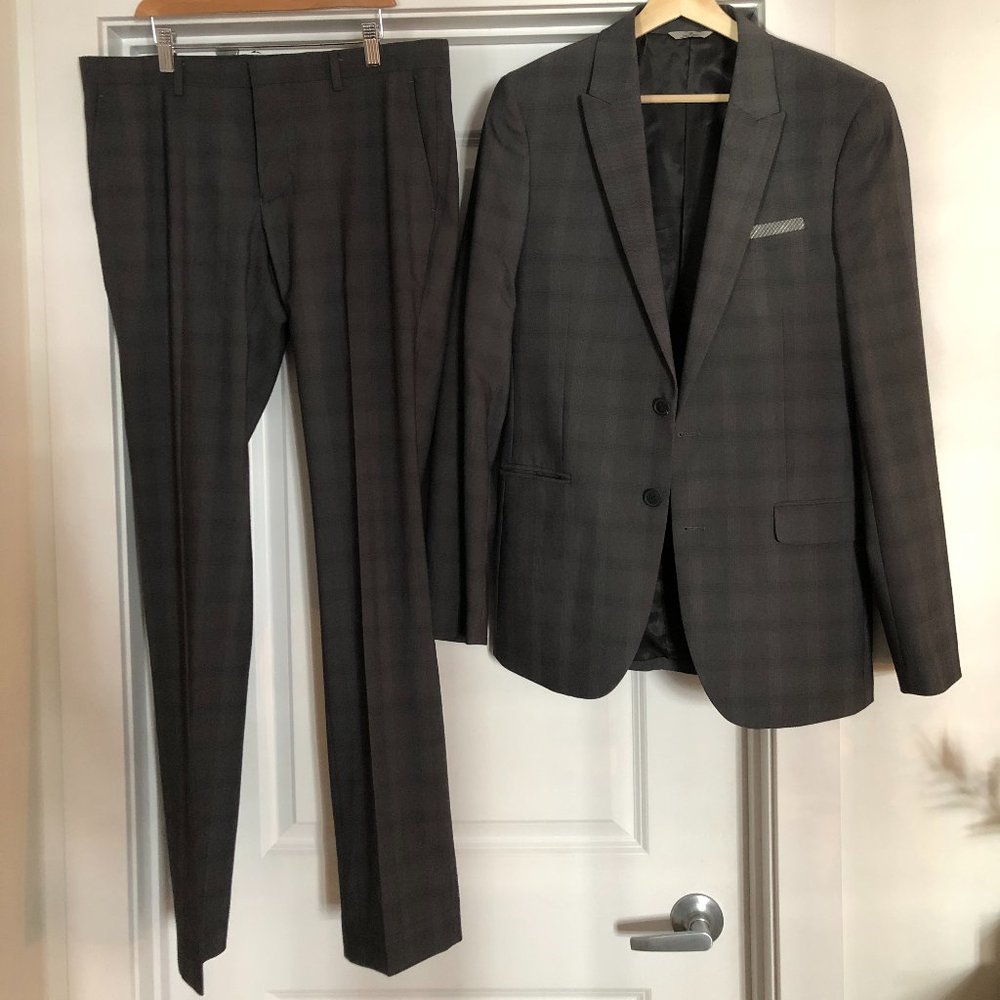Men's Le Chateau Grey suit